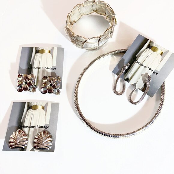 Vintage Silver Folded Bow Clip On Earrings - Picture 3 of 6